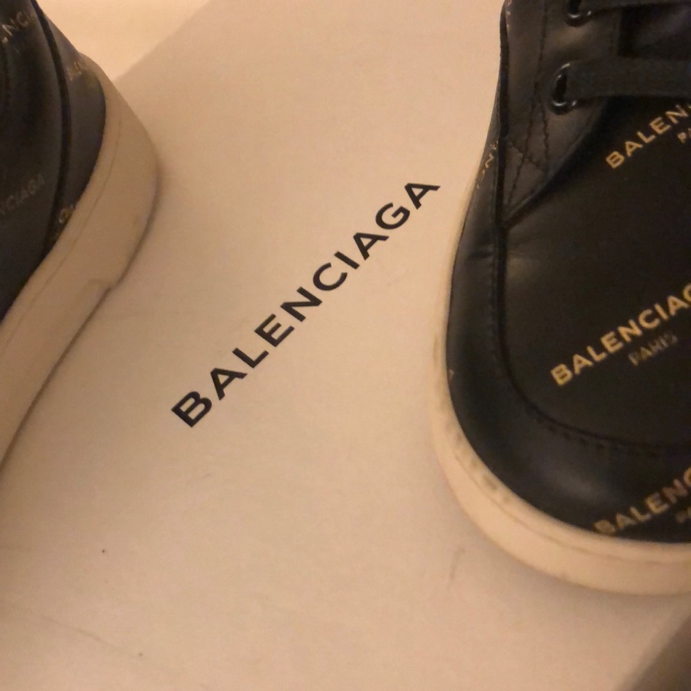 Sneaker - Picture 3 of 7